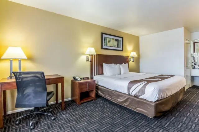 Quality Inn Fresno Near University - photo 3