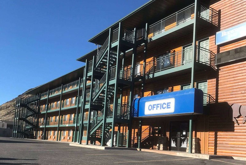 Yellowstone Park Hotel - foto 1