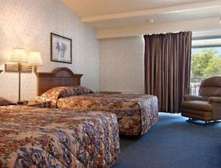 Travelodge by Wyndham Milwaukee, Milwaukee
