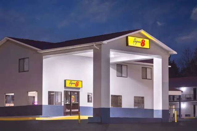 Super 8 by Wyndham Locust Grove - photo 2