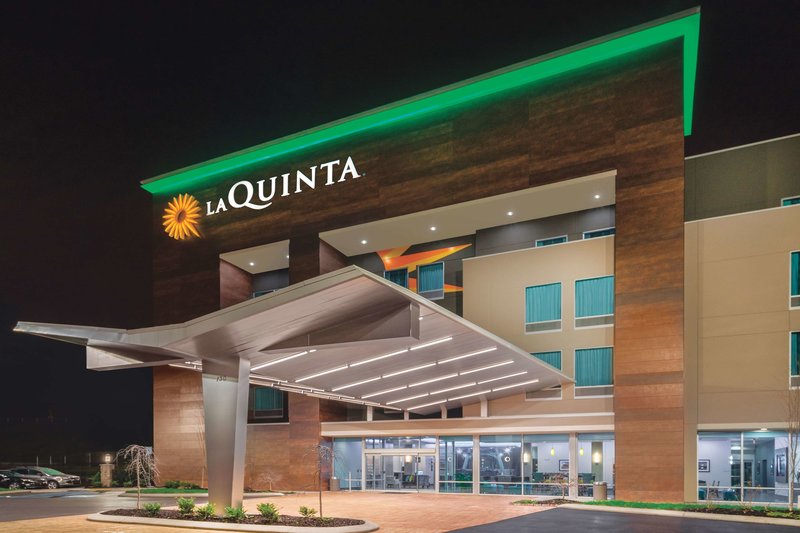 La Quinta Inn  Suites by Wyndham Cleveland TN - photo 1