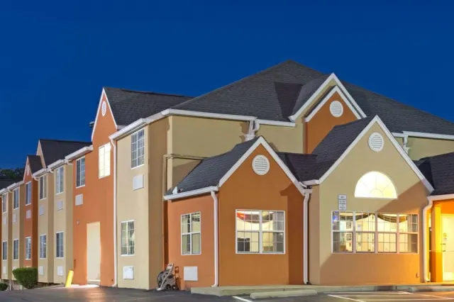 Microtel Inn & Suites by Wyndham Murfreesboro, Murfreesboro