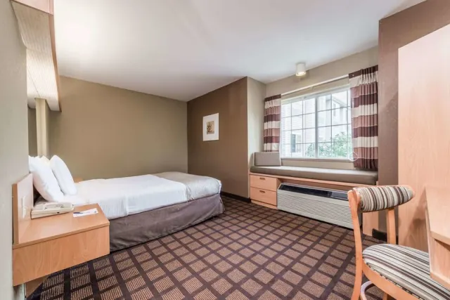Microtel Inn & Suites by Wyndham West Chester - photo 2