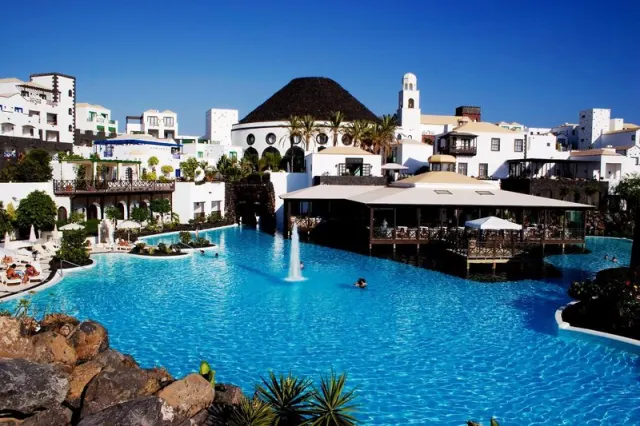 Hotel LIVVO Volcan Lanzarote - photo 2