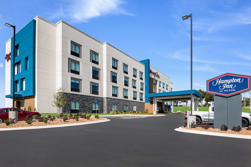 Hampton Inn Batesville - photo 1