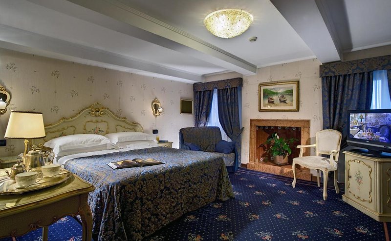 Hotel Montecarlo - photo 1