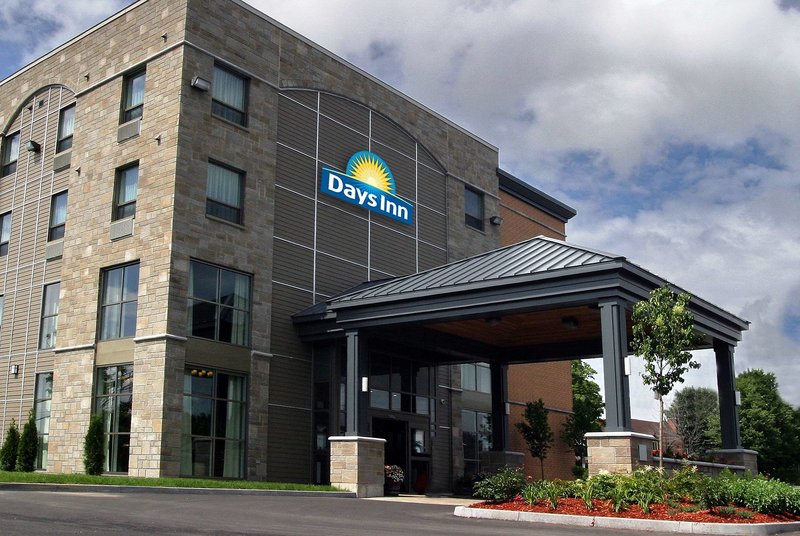 Days Inn by Wyndham Levis - photo 1