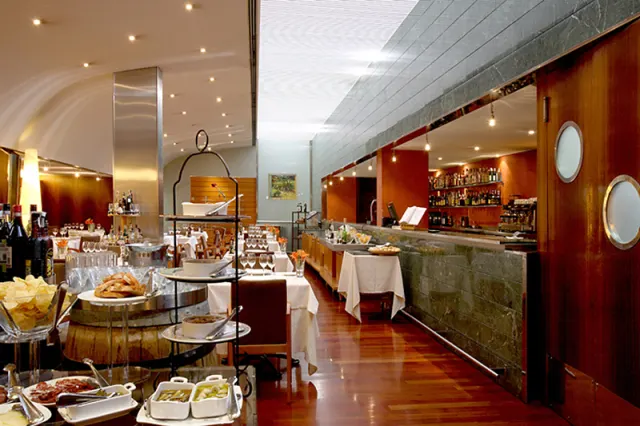 Atenea Barcelona Aparthotel - photo 4