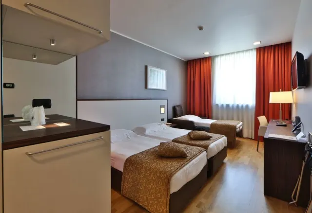 Best Western Falck Village Hotel - photo 4