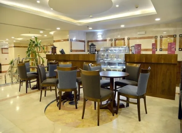Nozol Royal Inn Hotel - photo 4