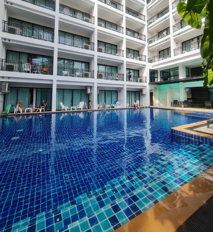 Paripas Patong Resort - photo 1