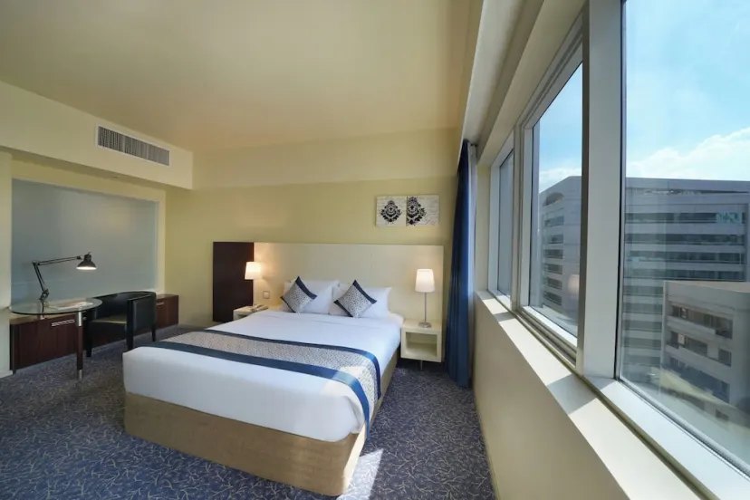Kingsgate Hotel Abu Dhabi by Millennium - photo 1