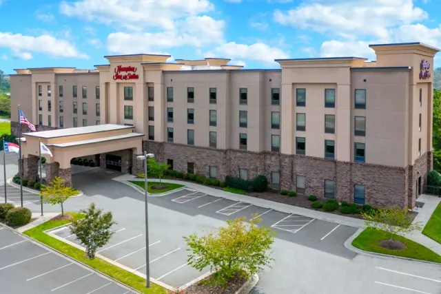 Hampton Inn and SuitesWinstonSalemUniversity Area NC - photo 2