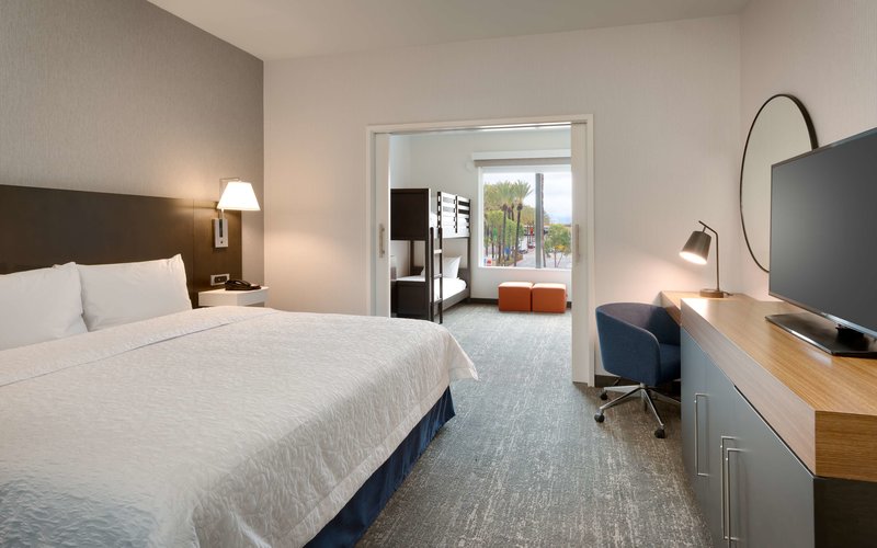 Hampton Inn & Suites Anaheim Resort Convention Center - foto 1