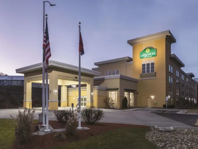 La Quinta Inn Suites by Wyndham Knoxville Papermill, Tennessee