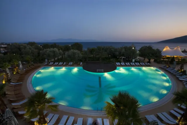 Latanya Park Resort - photo 4