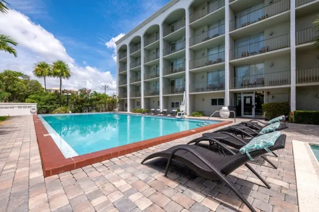 Best Western Plus North Miami Bal Harbour - photo 2