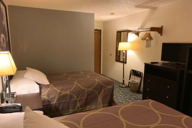 Super 8 by Wyndham Shakopee - photo 4