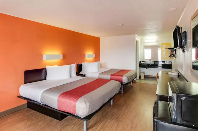 Motel 6 Kalamazoo - photo 2