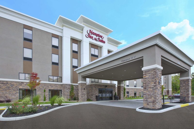 Hampton Inn  Suites Oakwood VillageCleveland - photo 1