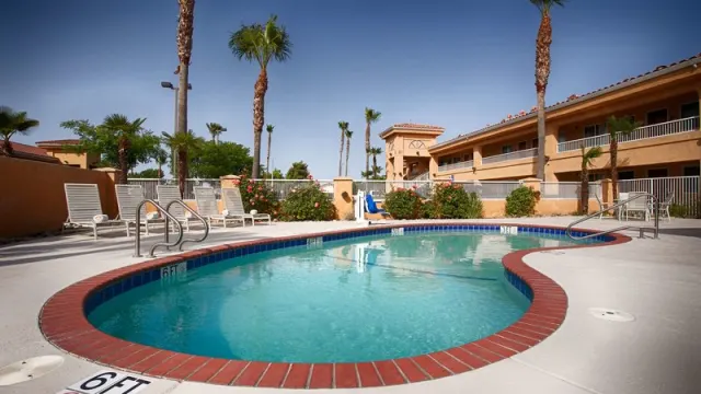 Best Western Inn & Suites Lemoore - photo 2