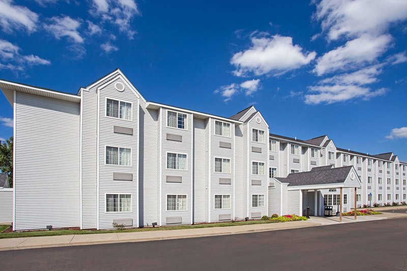 Microtel Inn & Suites by Wyndham Holland - photo 1