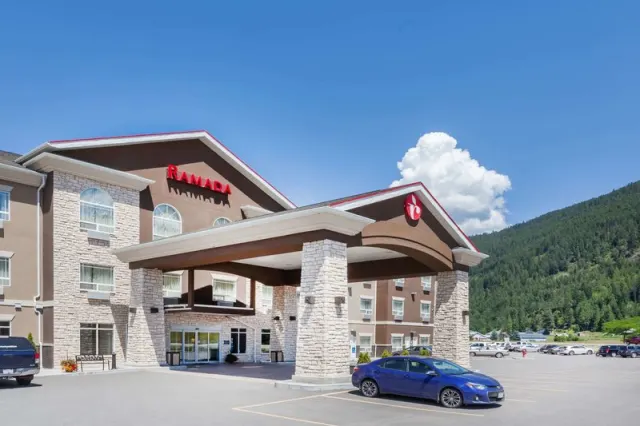 Ramada by Wyndham Creston - photo 2