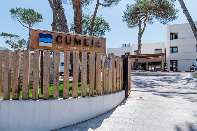 Cumeja Beach Club & Hotel - photo 1