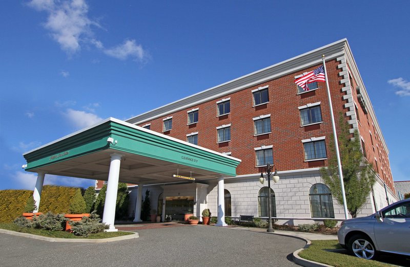 Hampton Inn & Suites Rockville Centre - photo 1