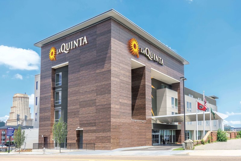 La Quinta Inn & Suites by Wyndham Memphis Downtown - photo 1