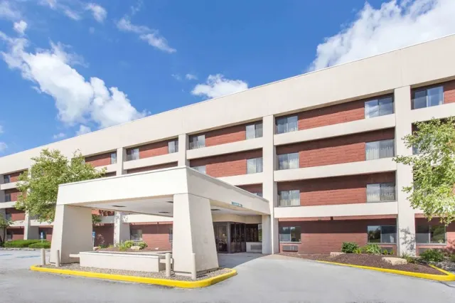 Days Inn by Wyndham Davenport, Iowa