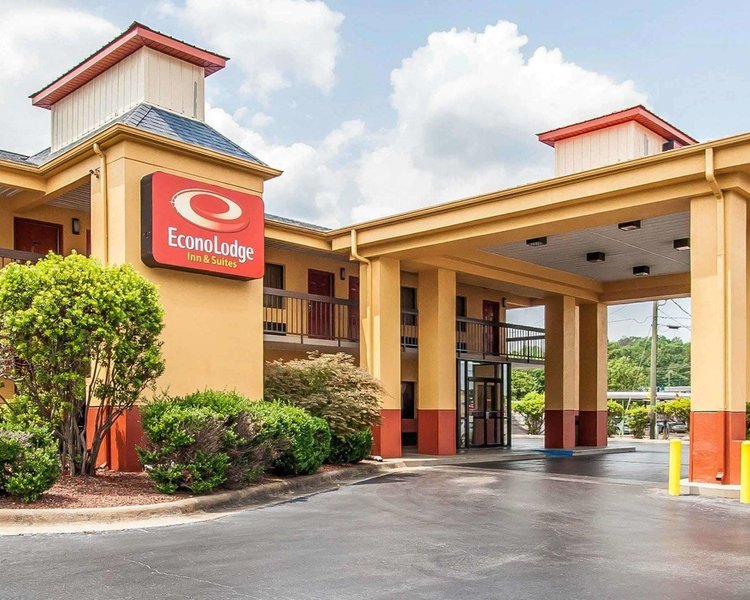 Econo Lodge Inn & Suites - photo 1