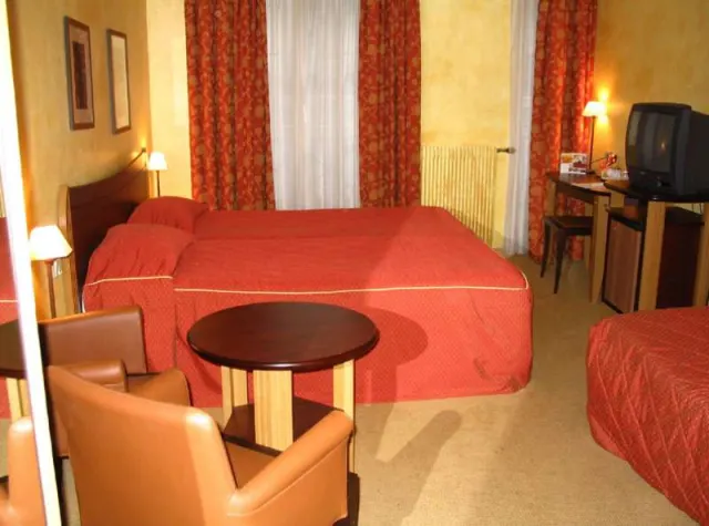 Mercure Paris Opera Grands Boulevards Hotel - photo 4