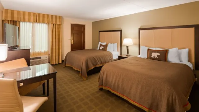 Best Western Plus White Bear Country Inn - photo 2