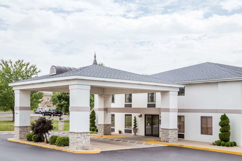 Days Inn by Wyndham Battlefield Rd/Hwy 65 - photo 1