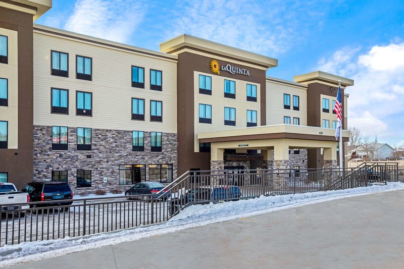 La Quinta Inn & Suites by Wyndham Gillette - photo 1