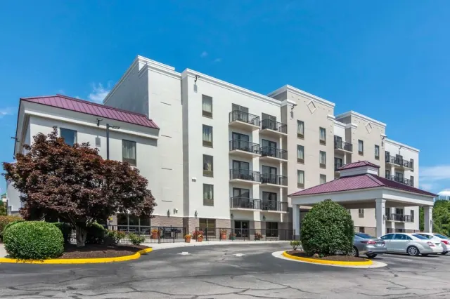 Comfort Suites Southpark - photo 2