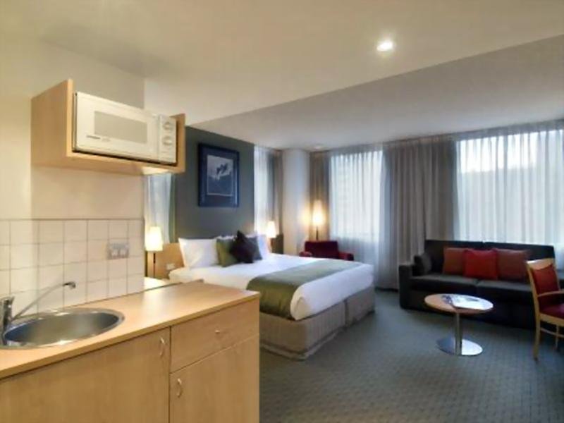 Lancemore Crossley St. - photo 2