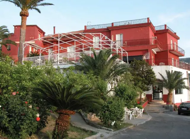 Villa Fiorella Art Hotel - photo 2