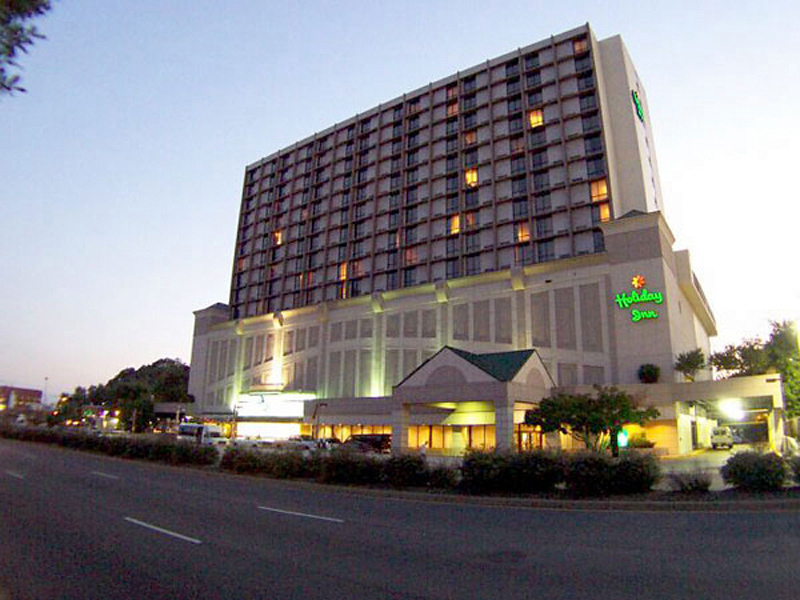 Holiday Inn National Airport - photo 1