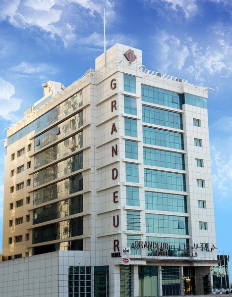Grandeur Hotel - photo 1