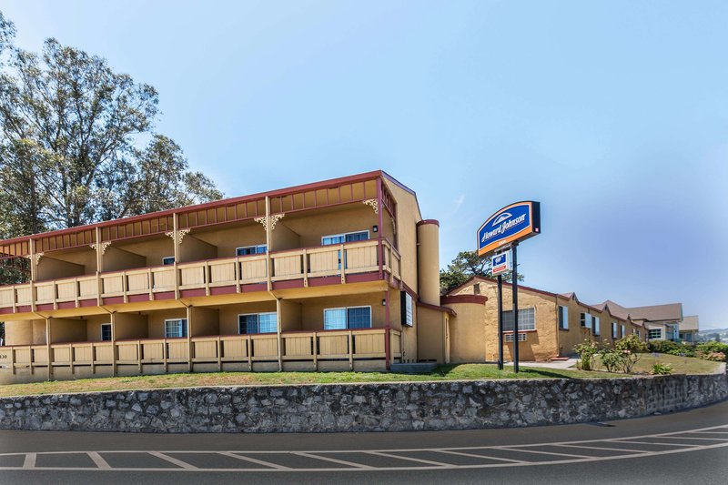 Howard Johnson by Wyndham Santa Cruz Beach Boardwalk - photo 1