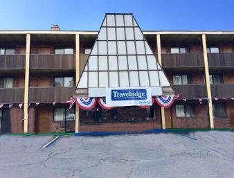 Travelodge by Wyndham Manhasset - photo 1