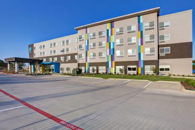 Tru by Hilton Grand Prairie - photo 4