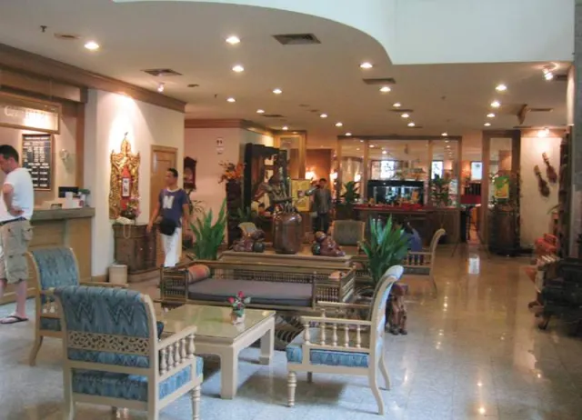 Pinnacle Lumpinee Park Hotel - photo 3