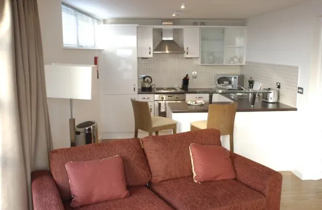 Premier Suites Nottingham - photo 4
