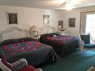 Dolls Lakeside Bed And Breakfast - photo 1