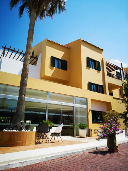 Elmi Suites Beach Hotel - photo 1