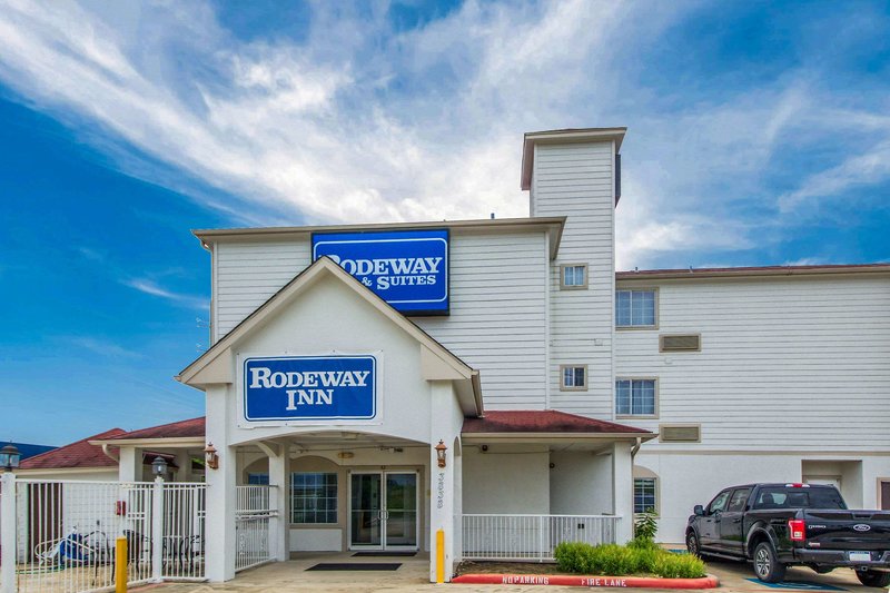 Rodeway Inn & Suites - photo 1