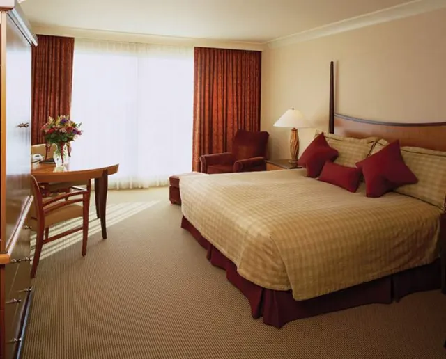 Fairmont Vancouver Airport - photo 3